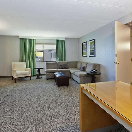 Hotel Auburn Hills Eksteriør bilde